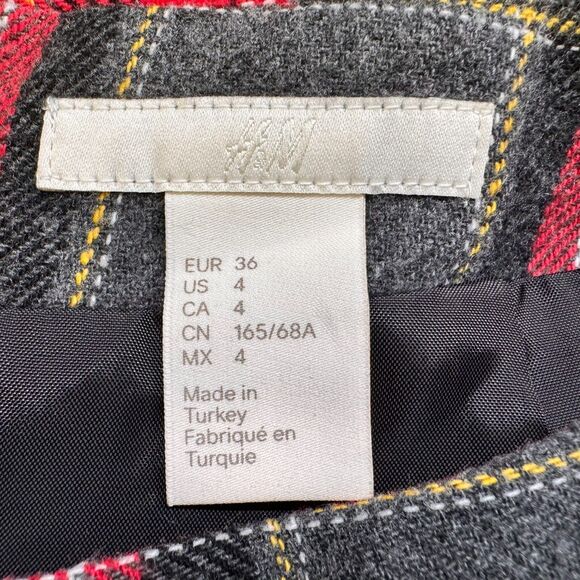 H&M Skirt Sz 4 Plaid Faux Wrap Red Gray Black Skirt back zipper 2 front buttons - Picture 5 of 8
